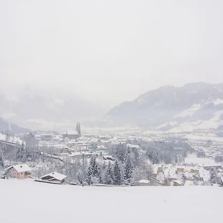 Spacious House Near Area In Sankt Johann *